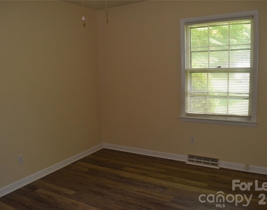 515 Kerr Street - Photo Thumbnail 18