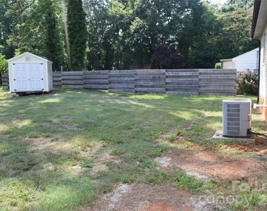 515 Kerr Street - Photo Thumbnail 23