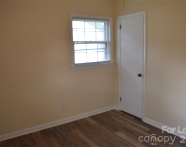 515 Kerr Street - Photo Thumbnail 14