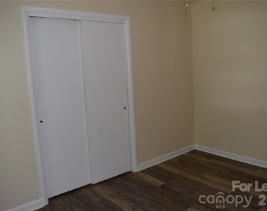 515 Kerr Street - Photo Thumbnail 19
