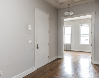 252 Stockholm St - Photo Thumbnail 8