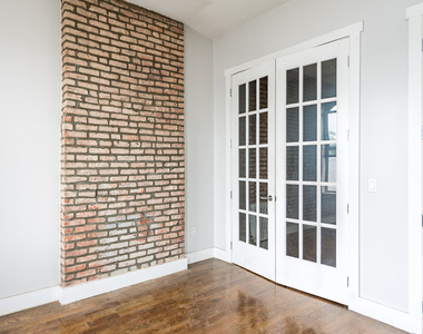 252 Stockholm St - Photo Thumbnail 5
