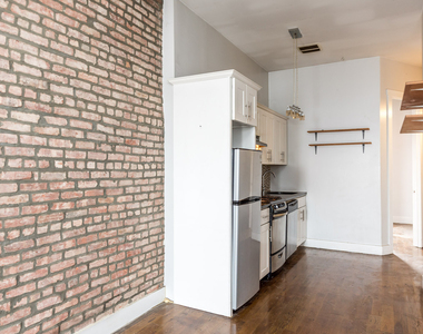 252 Stockholm St - Photo Thumbnail 10
