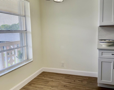 1340 Nw 18th Avenue - Photo Thumbnail 5