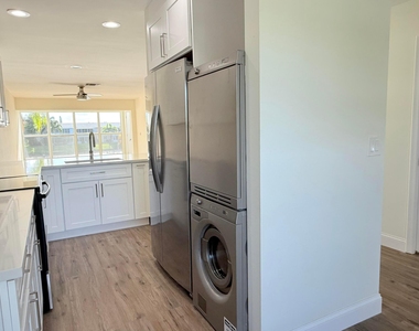 1340 Nw 18th Avenue - Photo Thumbnail 7