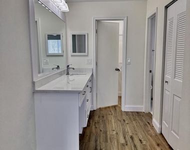 1340 Nw 18th Avenue - Photo Thumbnail 18