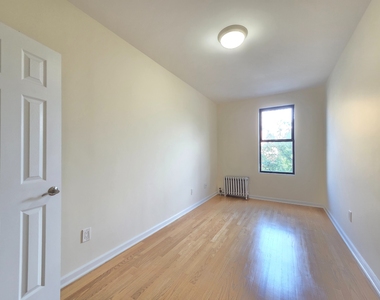 West 171st Street - Photo Thumbnail 4