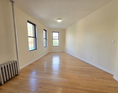 West 171st Street - Photo Thumbnail 2