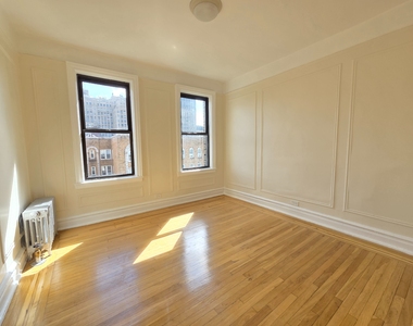 West 170th Street - Photo Thumbnail 5