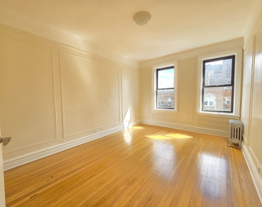 West 170th Street - Photo Thumbnail 2