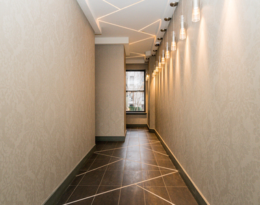 1020 Park Pl - Photo Thumbnail 10