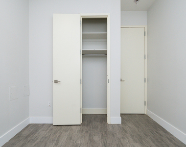 1020 Park Pl - Photo Thumbnail 11