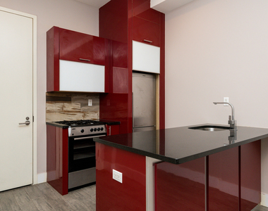 1020 Park Pl - Photo Thumbnail 14