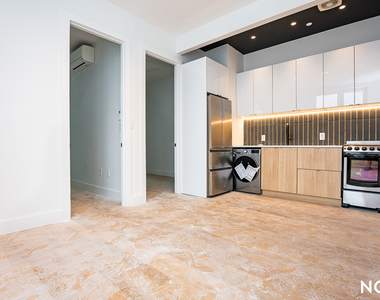 987 Bedford Ave - Photo Thumbnail 4