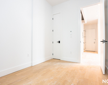 987 Bedford Ave - Photo Thumbnail 9