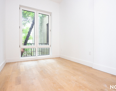 987 Bedford Ave - Photo Thumbnail 8