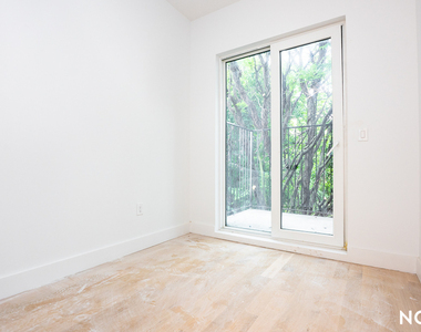 987 Bedford Ave - Photo Thumbnail 11