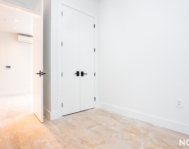 987 Bedford Ave - Photo Thumbnail 12