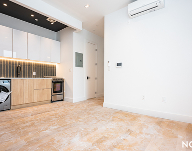 987 Bedford Ave - Photo Thumbnail 3