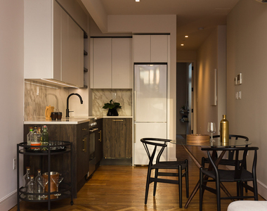 321 Wythe Ave - Photo Thumbnail 7