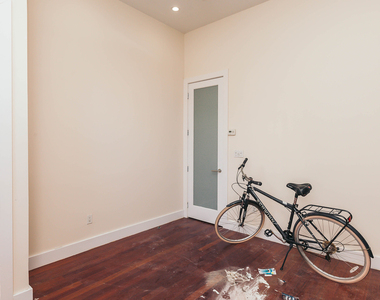 179 Knickerbocker Ave - Photo Thumbnail 4