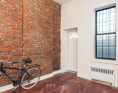 179 Knickerbocker Ave - Photo Thumbnail 2