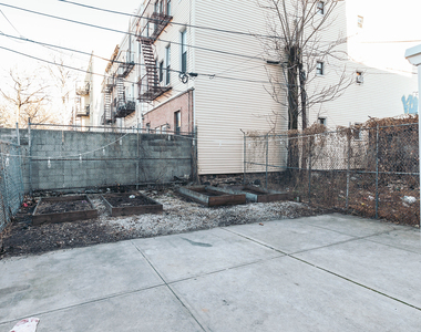 179 Knickerbocker Ave - Photo Thumbnail 7