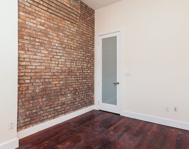 179 Knickerbocker Ave - Photo Thumbnail 1
