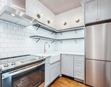 287 Maple St - Photo Thumbnail 2