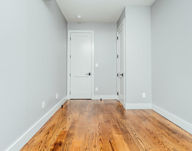 287 Maple St - Photo Thumbnail 7