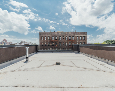 287 Maple St - Photo Thumbnail 12