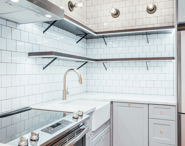 287 Maple St - Photo Thumbnail 4