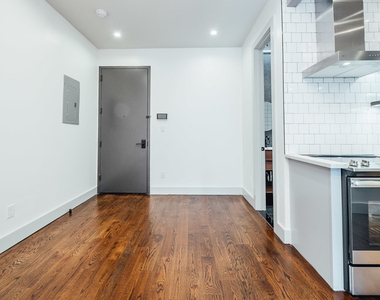 287 Maple St - Photo Thumbnail 3