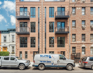 287 Maple St - Photo Thumbnail 15
