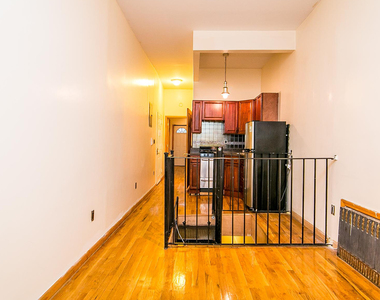 269 Melrose St - Photo Thumbnail 11