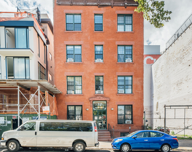 12 Underhill Ave - Photo Thumbnail 13