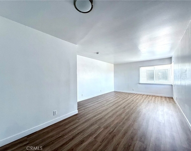 207 S Bushnell - Photo Thumbnail 1