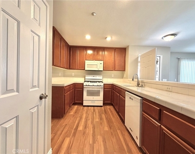 15637 Lasselle - Photo Thumbnail 7