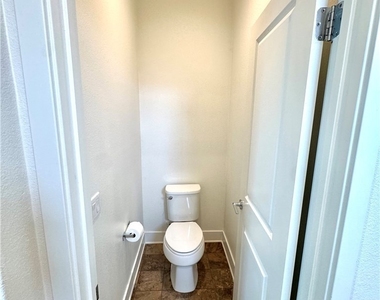 15936 Ellington Way - Photo Thumbnail 33