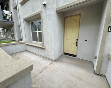 15936 Ellington Way - Photo Thumbnail 4