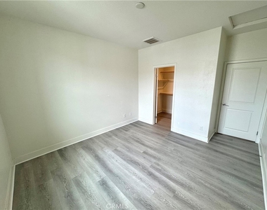 15936 Ellington Way - Photo Thumbnail 31