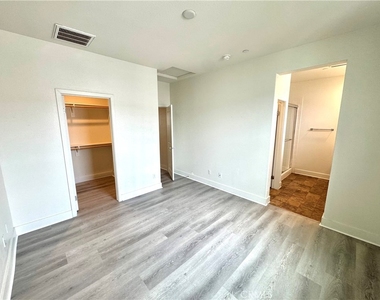 15936 Ellington Way - Photo Thumbnail 30