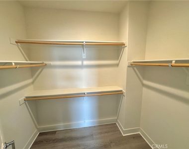15936 Ellington Way - Photo Thumbnail 32