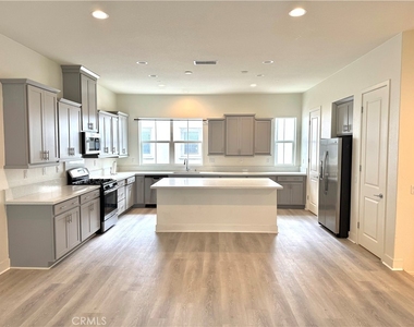 15936 Ellington Way - Photo Thumbnail 11