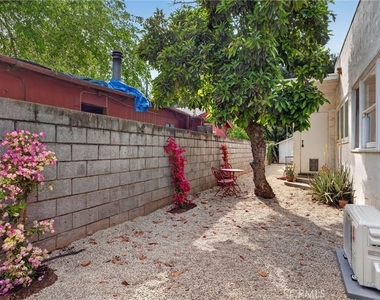 223 S Padre Juan - Photo Thumbnail 27