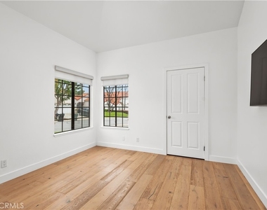 729 Maywood Court - Photo Thumbnail 15