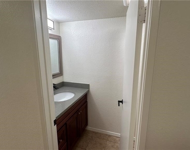 421 Porter Street - Photo Thumbnail 3