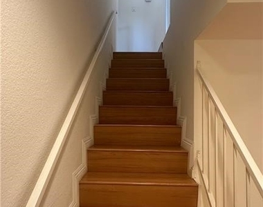 421 Porter Street - Photo Thumbnail 5