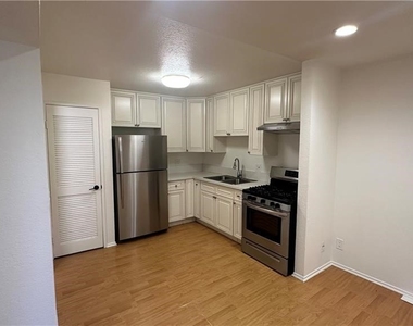 421 Porter Street - Photo Thumbnail 2