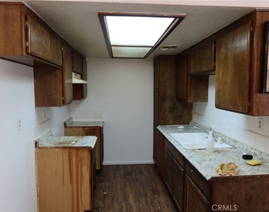 826 E Avenue J12 - Photo Thumbnail 10